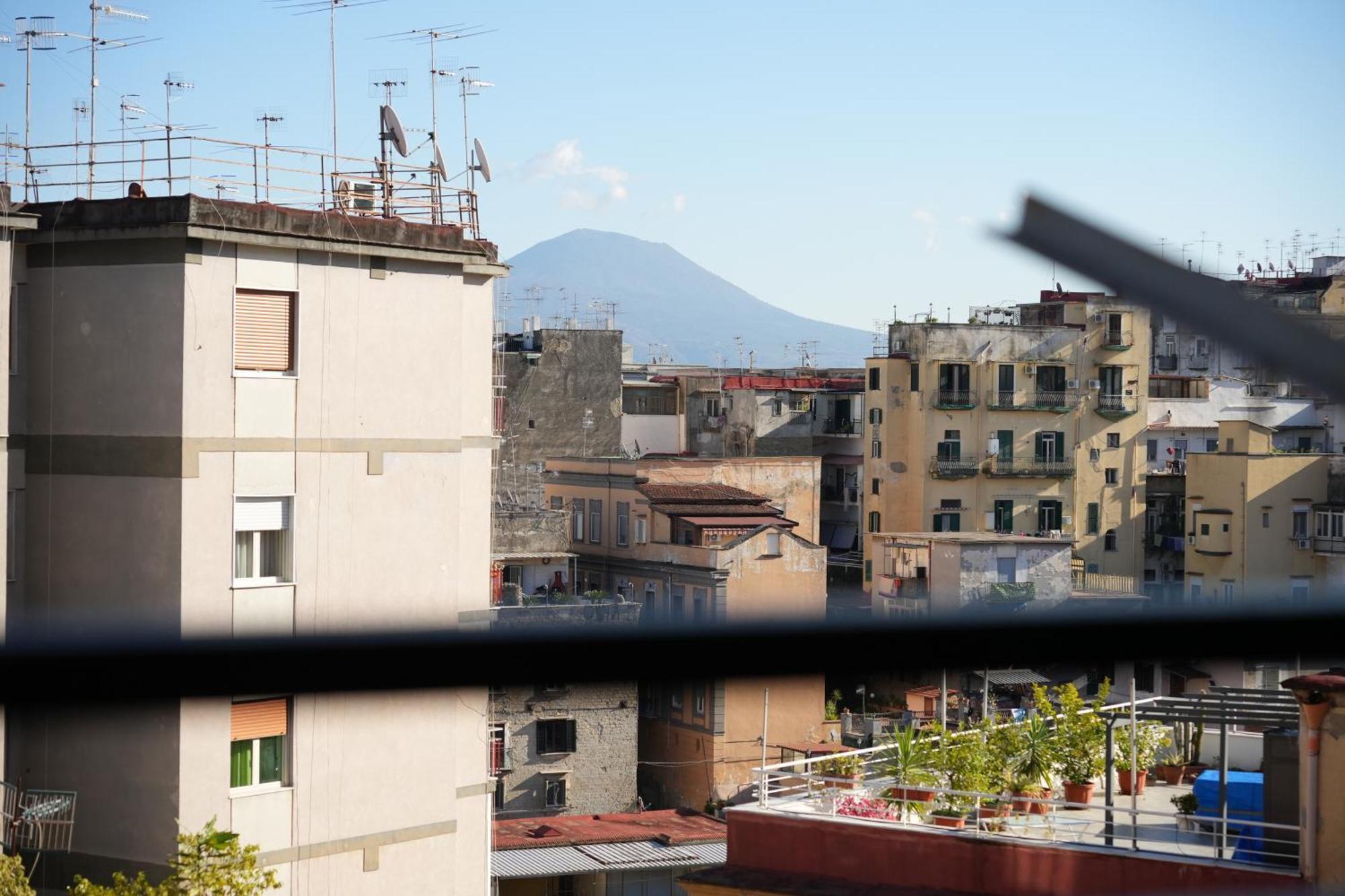 Panorama Vesuvius Affittacamere Guesthouse With Lift Near To Subway In Napoli Center Eksteriør billede