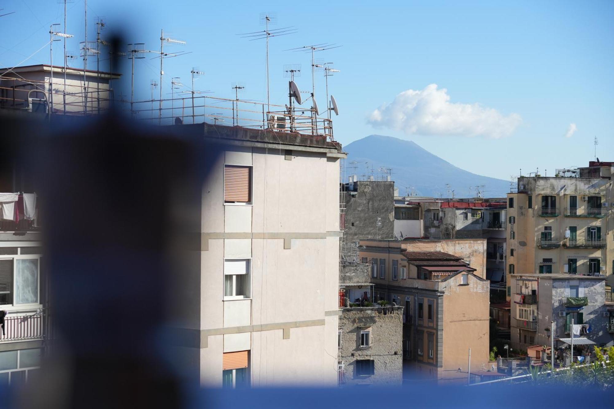 Panorama Vesuvius Affittacamere Guesthouse With Lift Near To Subway In Napoli Center Eksteriør billede